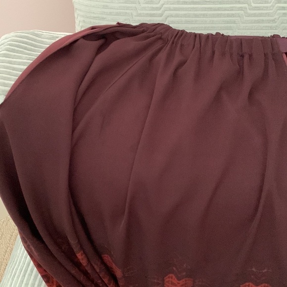 Lane Bryant Burgundy Cold Shoulder,Bell Sleeve Blouse w/Ombré. Size 22/24 - Picture 11 of 11